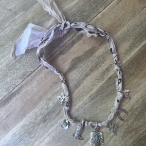 Charming Bandana in Beige with Thunderbird - 7 Western-themed charms - Adjustable length